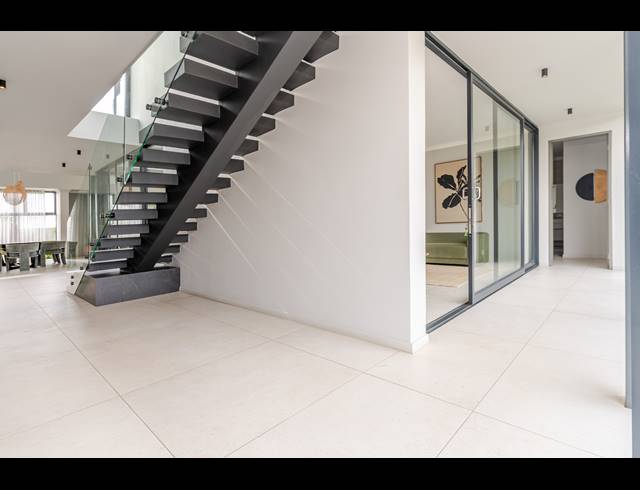 4 BEDROOM FREESTANDING FOR SALE IN HELDERFONTEIN ESTATE